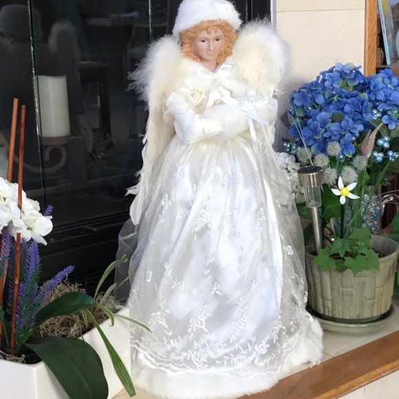 Beautiful Snow Angel approx 26 inches tall. Used only 1 Christmas. Very good. - Picture 1 of 3